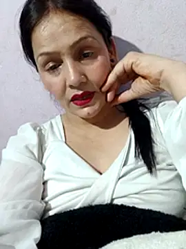 simmy14321 online show from June 2026 05:02:01 PM
