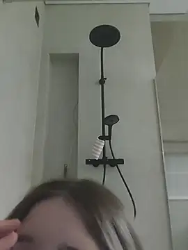 LeahBay online show from July 2026 07:42:01 PM