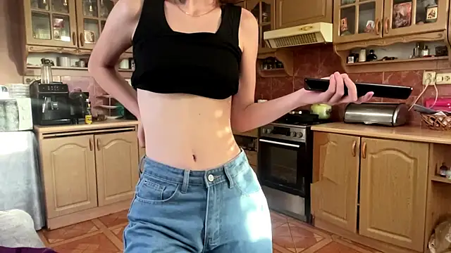 DaphneAmor online show from June 2026 05:17:01 PM
