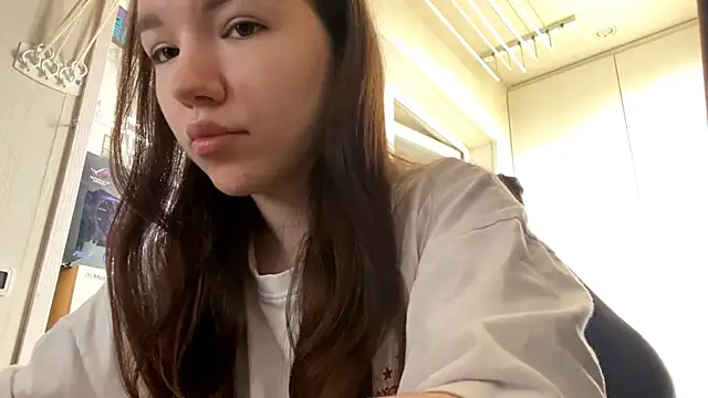 FewerCadre online show from May 2026 05:09:02 AM