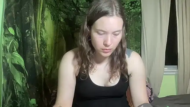 mo0ngoddess online show from September 2025 09:01:01 AM