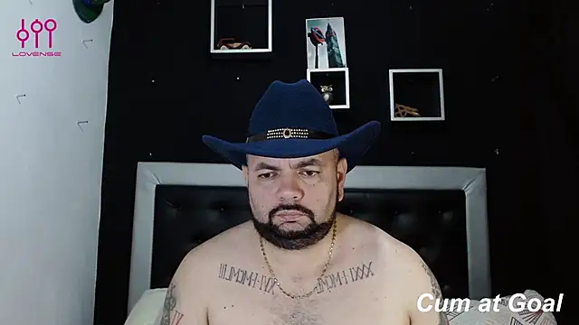 Snapshot of perverseveteranmanxxx chatting on February 2025 01:22:01 AM perverseveteranmanxxx online show from February 2025 01:22:01 AM
