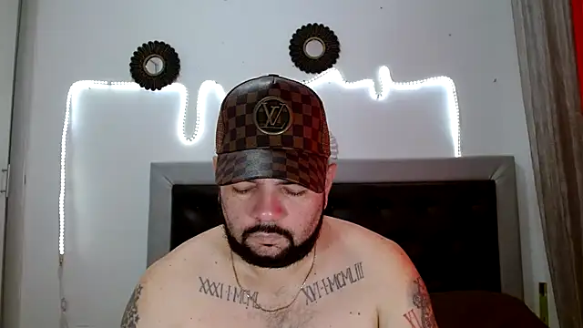 Snapshot of perverseveteranmanxxx chatting on September 2025 01:49:02 PM perverseveteranmanxxx online show from September 2025 01:49:02 PM