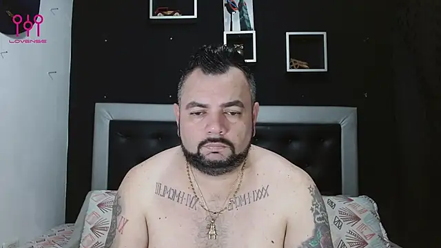 Snapshot of perverseveteranmanxxx chatting on February 2025 10:31:01 PM perverseveteranmanxxx online show from February 2025 10:31:01 PM