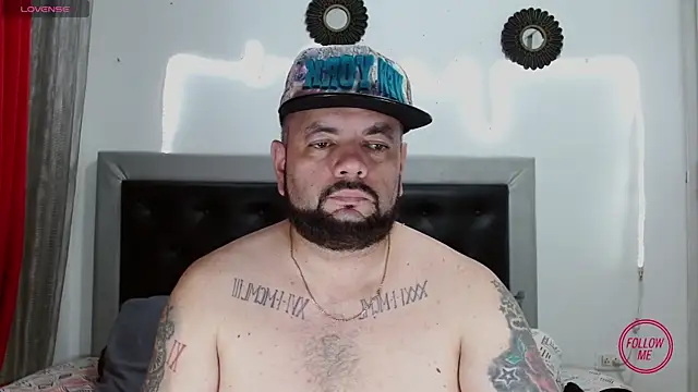 Snapshot of perverseveteranmanxxx chatting on November 2025 12:03:01 AM perverseveteranmanxxx online show from November 2025 12:03:01 AM