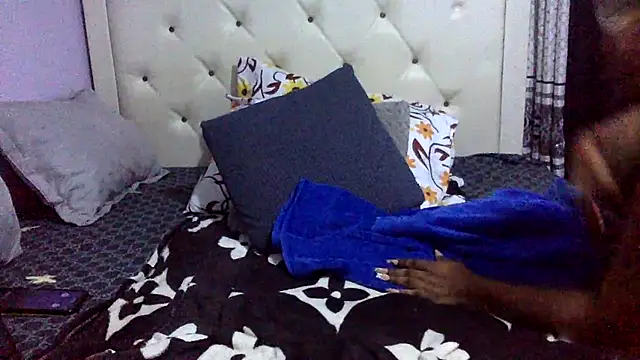 Snapshot of creamyamber chatting on September 2025 03:13:02 AM creamyamber online show from September 2025 03:13:02 AM