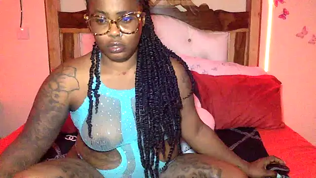 Snapshot of creamyamber chatting on May 2026 02:38:01 AM creamyamber online show from May 2026 02:38:01 AM