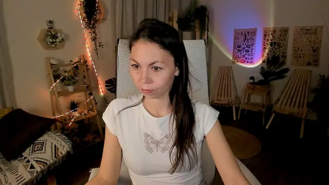 TrasyMorris online show from May 2026 06:54:01 AM