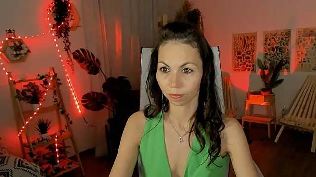 TrasyMorris online show from June 2026 04:27:01 PM
