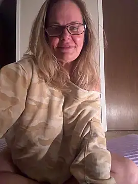 Snapshot of christinamoon0612 chatting on May 2026 05:14:02 AM christinamoon0612 online show from May 2026 05:14:02 AM