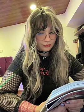 BladeOfMiquella online show from May 2026 11:13:01 PM