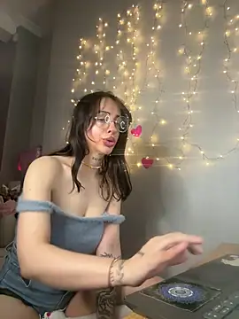 Meow Mia online show from June 2026 03:13:01 PM
