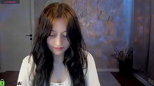 Snapshot of Tracey_Gill chatting on June 2026 09:25:02 AM Tracey Gill online show from June 2026 09:25:02 AM