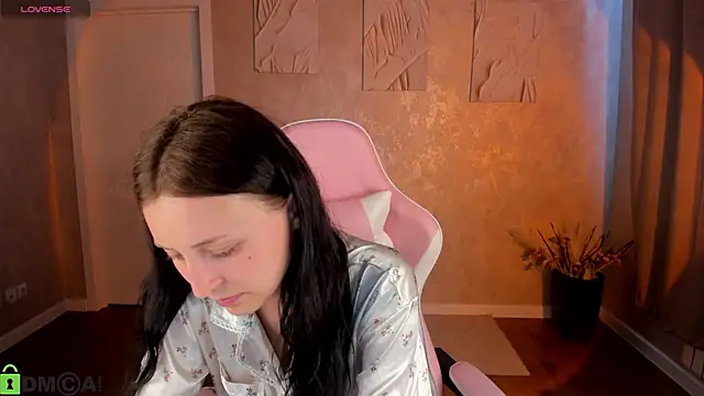 Snapshot of Tracey_Gill chatting on June 2026 09:09:02 AM Tracey Gill online show from June 2026 09:09:02 AM