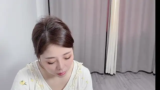 Snapshot of qian6678 chatting on May 2026 05:37:02 AM qian6678 online show from May 2026 05:37:02 AM
