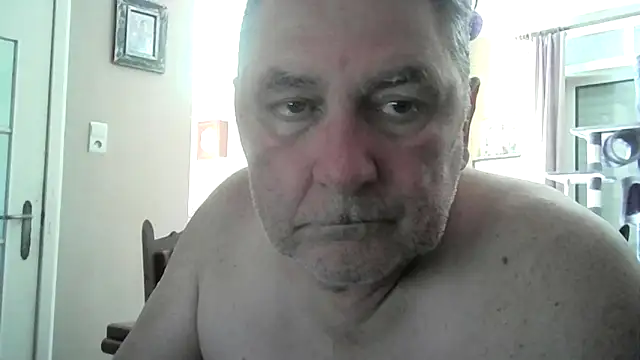 Snapshot of edje59a chatting on March 2026 08:26:33 AM edje59a online show from March 2026 08:26:33 AM
