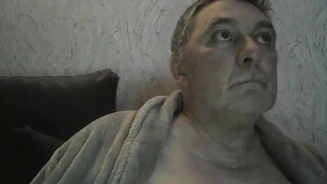 Snapshot of edje59a chatting on November 2025 01:28:01 AM edje59a online show from November 2025 01:28:01 AM