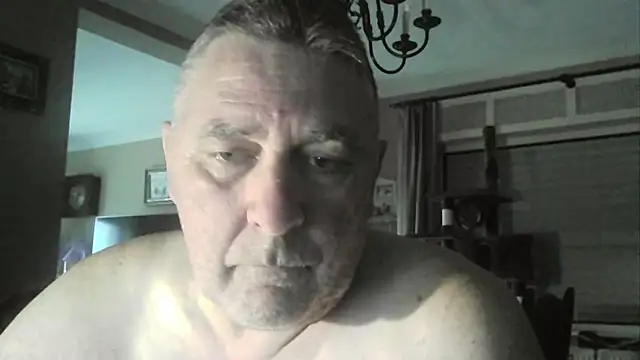 Snapshot of edje59a chatting on October 2025 06:14:02 AM edje59a online show from October 2025 06:14:02 AM