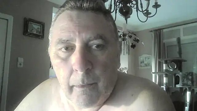 Snapshot of edje59a chatting on October 2025 07:28:02 AM edje59a online show from October 2025 07:28:02 AM