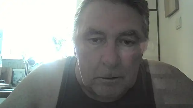 Snapshot of edje59a chatting on July 2026 07:04:01 AM edje59a online show from July 2026 07:04:01 AM