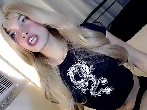 Snapshot of Lily_holly chatting on June 2026 12:15:01 AM Lily holly online show from June 2026 12:15:01 AM