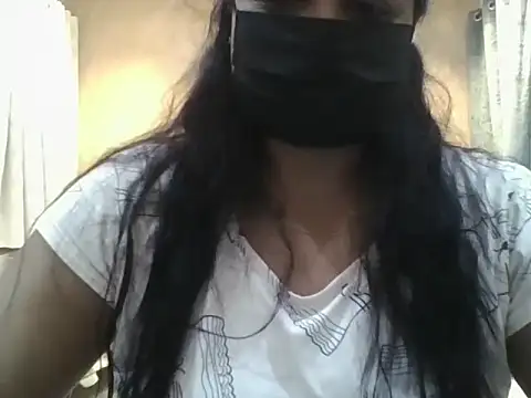 Hottalklady online show from May 2026 04:36:01 PM