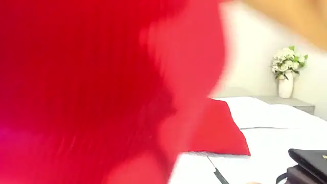 Snapshot of thamiina__ chatting on June 2026 06:47:02 PM thamiina online show from June 2026 06:47:02 PM