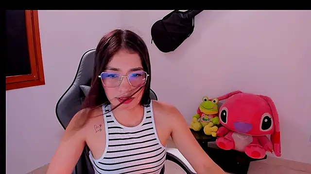 Scarleth Ferrec online show from May 2026 06:49:01 PM