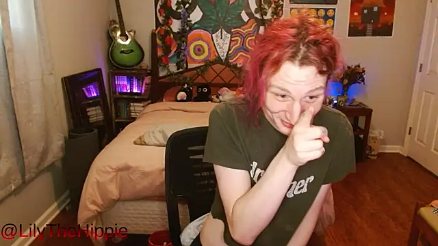 Snapshot of lilythehippie chatting on May 2026 05:42:01 PM lilythehippie online show from May 2026 05:42:01 PM