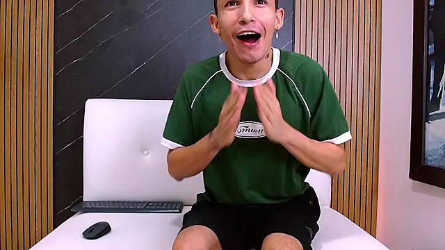 Isak Berekoa online show from May 2026 03:04:02 AM
