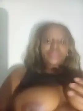 Magiqlips online show from May 2026 07:22:02 PM