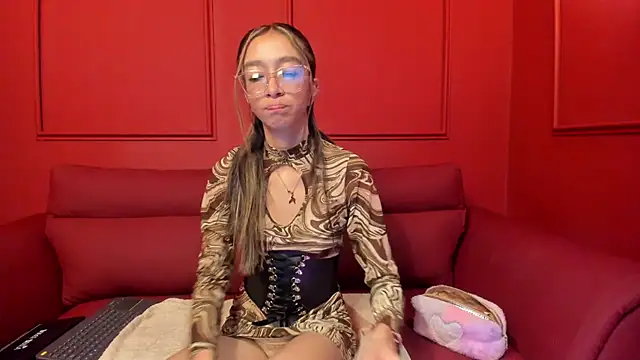 HannaCarttier  online show from May 2026 12:23:02 PM