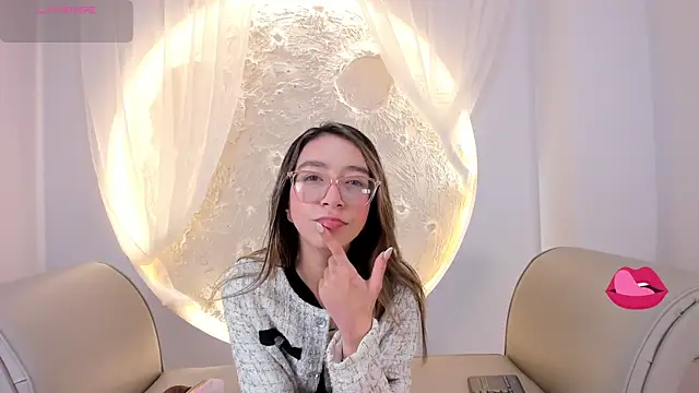 HannaCarttier  online show from June 2026 12:27:01 PM