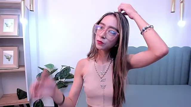 HannaCarttier  online show from June 2026 12:22:01 PM