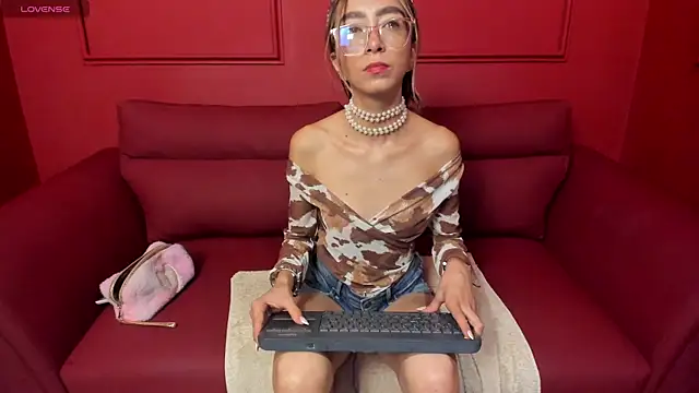 HannaCarttier  online show from May 2026 12:55:01 PM
