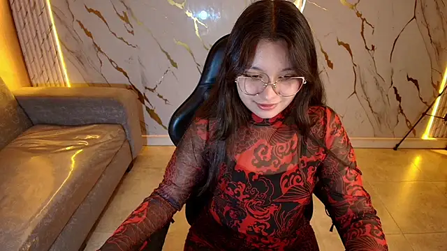 HoneyDoll tf online show from May 2026 12:45:01 PM