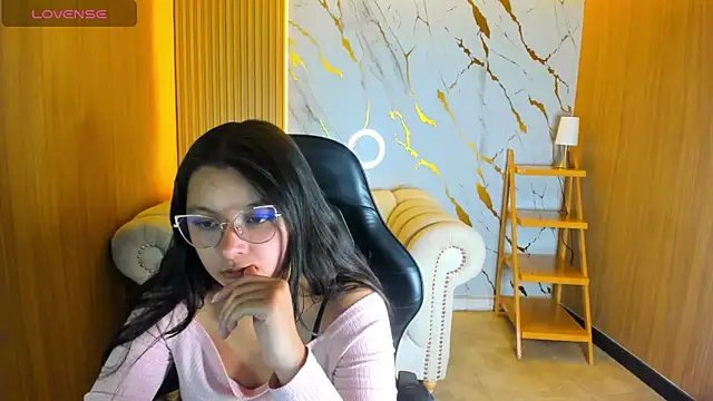 HoneyDoll tf online show from June 2026 08:13:02 PM