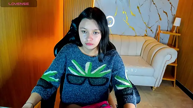 HoneyDoll tf online show from June 2026 01:05:02 PM