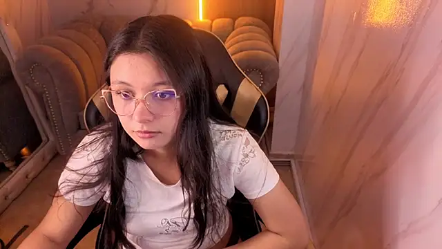 HoneyDoll tf online show from June 2026 12:43:01 PM