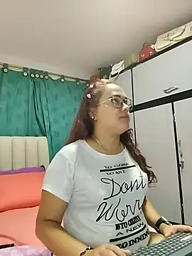 saramichell445734 online show from May 2026 02:41:01 AM