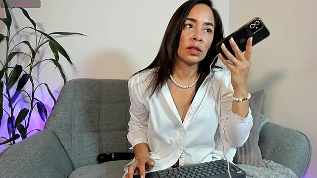 karol deny online show from June 2026 09:15:01 PM