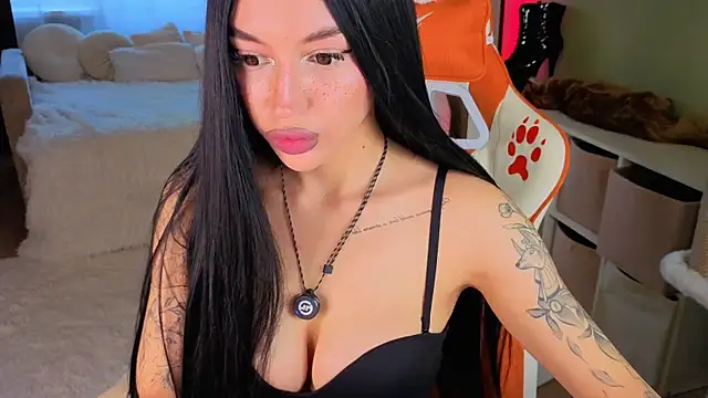 Regina Amour online show from July 2026 04:39:02 PM