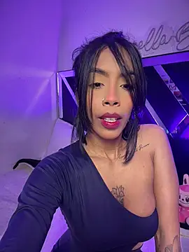 Snapshot of FiorellaBossh_ chatting on July 2026 04:36:02 AM FiorellaBossh online show from July 2026 04:36:02 AM