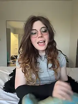 cutypiefull online show from May 2026 12:07:02 AM