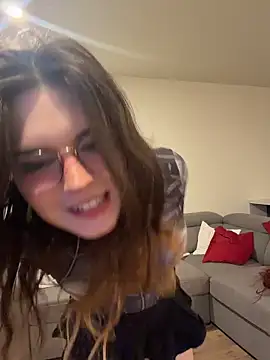 cutypiefull online show from June 2026 02:39:01 AM