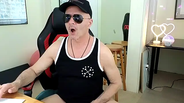 Snapshot of hotdadbod chatting on February 2025 09:37:02 PM hotdadbod online show from February 2025 09:37:02 PM