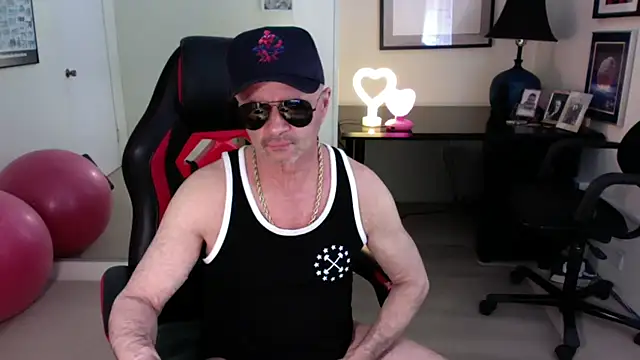 Snapshot of hotdadbod chatting on March 2025 08:41:02 PM hotdadbod online show from March 2025 08:41:02 PM