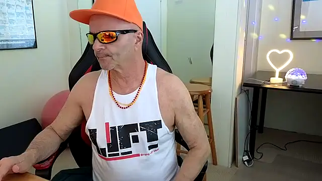 Snapshot of hotdadbod chatting on March 2025 09:38:01 PM hotdadbod online show from March 2025 09:38:01 PM