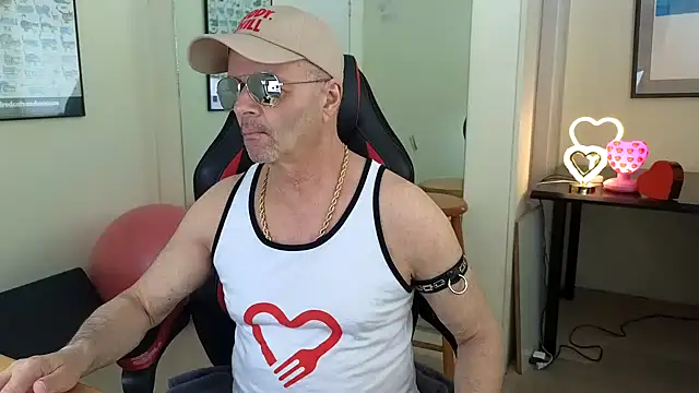 Snapshot of hotdadbod chatting on March 2025 08:21:02 PM hotdadbod online show from March 2025 08:21:02 PM