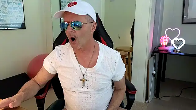 Snapshot of hotdadbod chatting on February 2025 09:39:02 PM hotdadbod online show from February 2025 09:39:02 PM